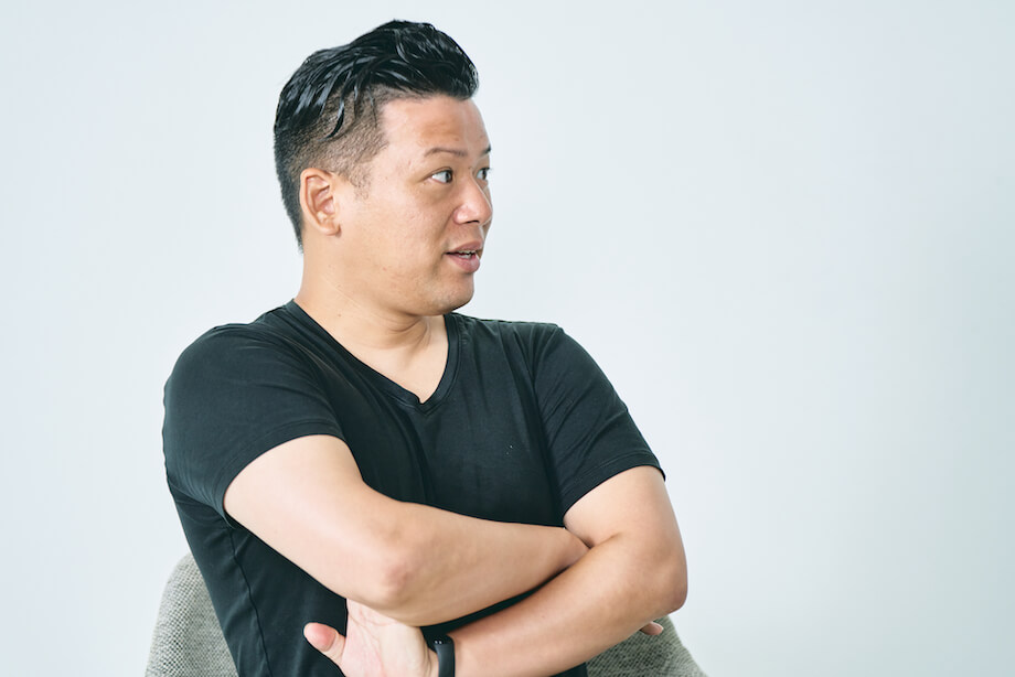平林 和樹(Kazuki Hirabayashi)株式会社WHERE 代表取締役、内閣府地域活性化伝道師、ふじよしだ定住促進センター理事 / ヤフー株式会社、カナダ留学、株式会社CRAZYを経て、株式会社WHERE創業。地域コミュニティメディアLOCAL LETTERは約2万人の会員規模まで成長。人口900人の村で古民家をリノベした体験型民泊施設まつや邸は開始9ヶ月で宿泊客180名を突破。地域経済活性化カンファレンスSHARE by WHEREを立ち上げ業界・地域を超えた産学官民の起業家70名以上が登壇。