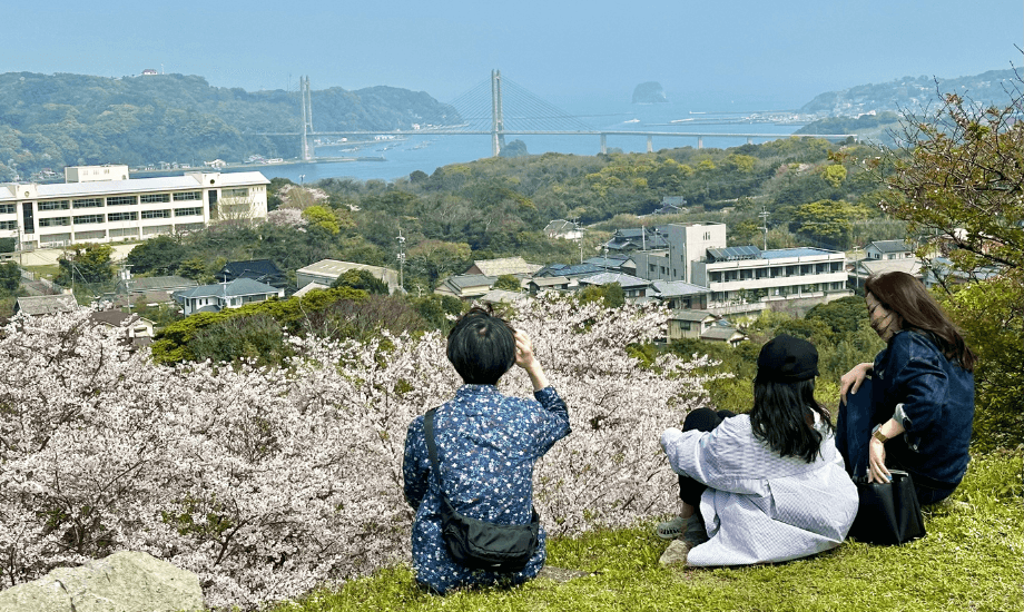 あたたかな日だったので、唐津の風を感じられる屋外で実施