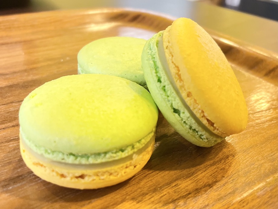 マカロン・フランス菓子専門店「Monsieur・J」とコラボして作った『利賀さるなしマカロン』