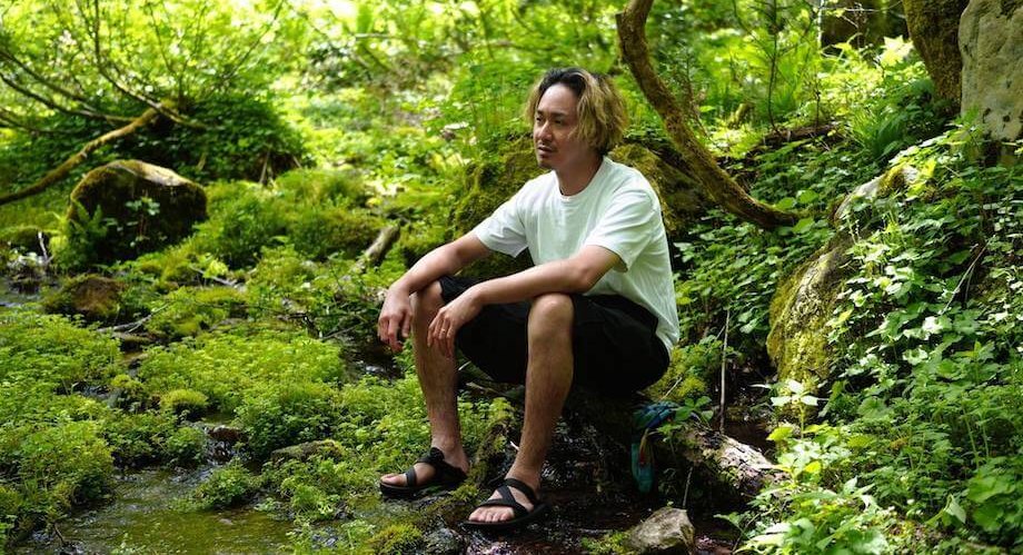 岡本共平 氏（ゲストハウスLAMP）/ LAMP支配人のマメです。めちゃくちゃインドアですが縁あって最高のアウトドアフィールドに移住。水と空気が美味ければ生活に困らない事がわかった。今は田舎でストレスゼロ生活を継続中。あと食生活を変えて人生最高に調子がいいです。最高に美味いスムージーをLAMPで出すか否かを検討中。