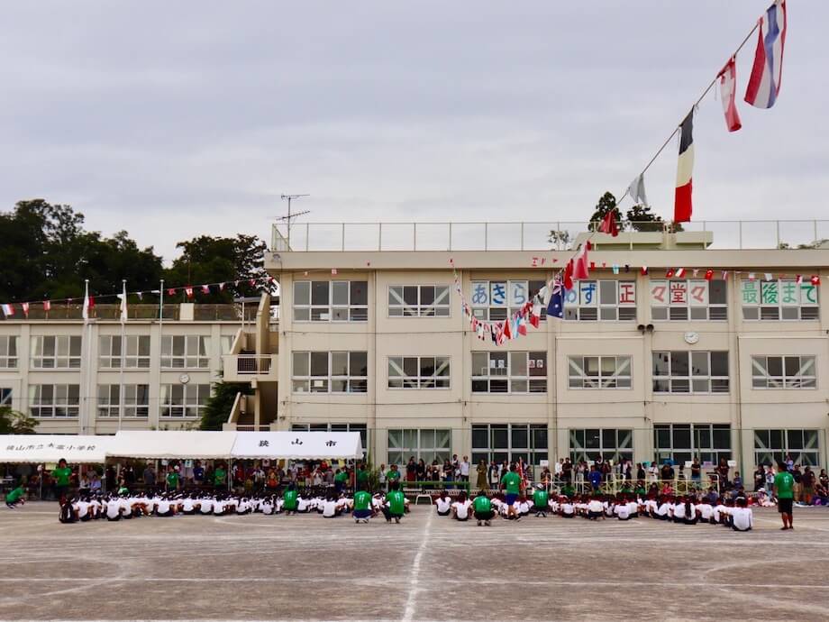 祖父、母、私、娘息子4代に渡り通った、このまちの小学校。廃校の噂が囁かれている。この土地で、みんな思いっきり遊んで、笑って、歌って、喧嘩して、泣いて、、いつの日か、孫がこのまちで遊ぶ日もくるのかな。（埼玉県狭山市 / @m_horiguchi）