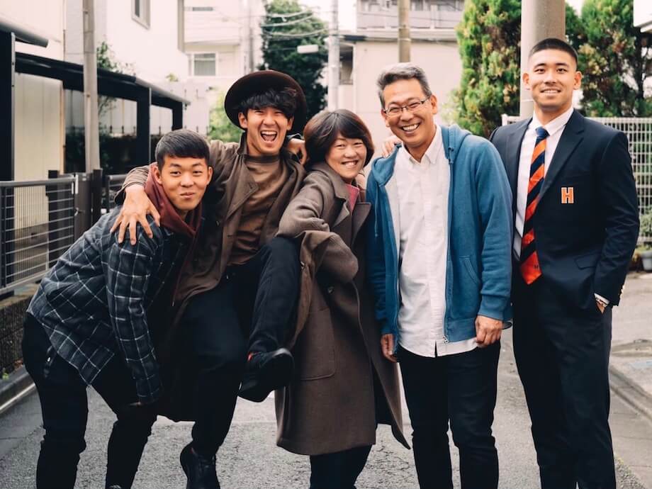 ふるさとには大好きな家族がいて、自分の心の中に大切にし続けたい温かい想いがそこにはある。100年後も、その先も自分にとってのふるさとの存在を大切にし続けたい。その為に写真も残し続けたい。（@ayato_ozawa）