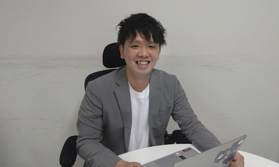 鈴木 省吾(Shogo Suzuki)さん 株式会社 MAKOTOWILL / 2020年入社。民間企業にて飲食業の経営戦略立案やリクルート関係等を経験し、入社。現在は地域おこし協力隊や起業者支援を主に担当し、奔走している。本質的な強みや弱み問題点をヒアリングから深く理解し、経営者や担当者目線で問題の早急な解決や中長期的な戦略を組み立てる事を得意としている。【実績等】青森県「地域課題解決型創業モデル創出事業 / 宮城県「みやぎUIJターン起業支援事業(2020~2021)/ 加美町「起業型地域おこし協力隊募集業務(2021~)」