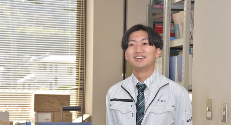 菊池 卓也（きくち たくや）さん 丸森町役場 商工観光課 商工班 主事 / 2018年入庁。民間企業を経験し入庁。町民税務課を経て２０２１年４月より商工観光課商工班に勤務。丸森町内の産業振興ほか起業型地域おこし協力隊サポート業務を担当している。本プロジェクトの「まるまるまるもりＰＪ」については全般を担当しており、今回の新メンバー募集に関しては今年度のテーマを策定する準備段階から携わっている。