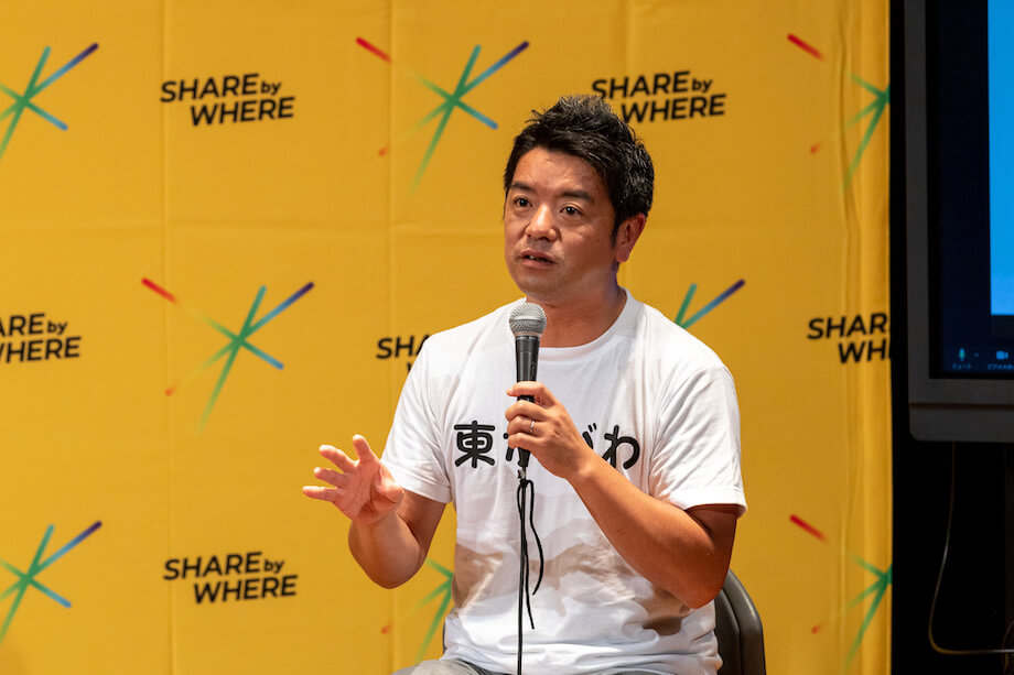 上村 一郎（Ichiro Uemura）氏 香川県東かがわ市 市長 / 陸上自衛隊、㈱電通パブリックリレーションズ、㈱電通、国会議員秘書を経て、2019年4月より現職。「誰もが知っている、ワクワクする東かがわ市」を掲げ、東かがわ市の移住者数、ふるさと納税額、メディア掲載、放映数は就任以来増加中。市政はもちろん、被り物・全身タイツから講演、大学講義まで幅広く活動。