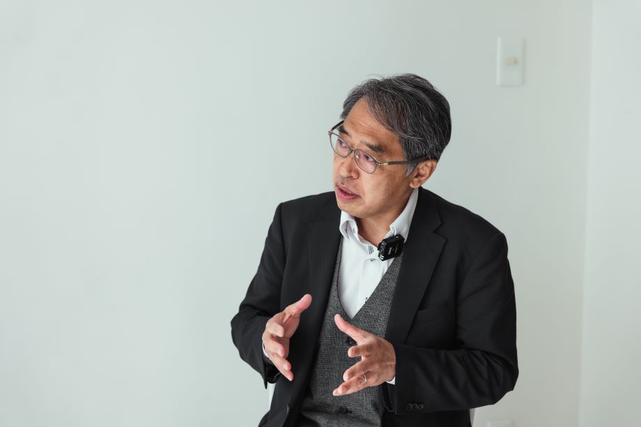 中島武（Takeshi Nakajima）氏 地域特例校100校開校プロジェクト発起人 / 複数の通信制高校運営・設立に関わる。オンライン声優スクール設立を経て、2014年より「ネットの高校・N高等学校」の設立準備段階から発起人として参画、設立メンバー。その後、小中学校との直接連携によるネットスクール「クラスジャパン小中学園」を開校し、不登校小中学生の新しい自立型の学びのカタチを実現した。現在は、“好き”を徹底的に伸ばす教育を義務教育の選択肢に入れるため、「地域特例校100校開校プロジェクト」を推進中。