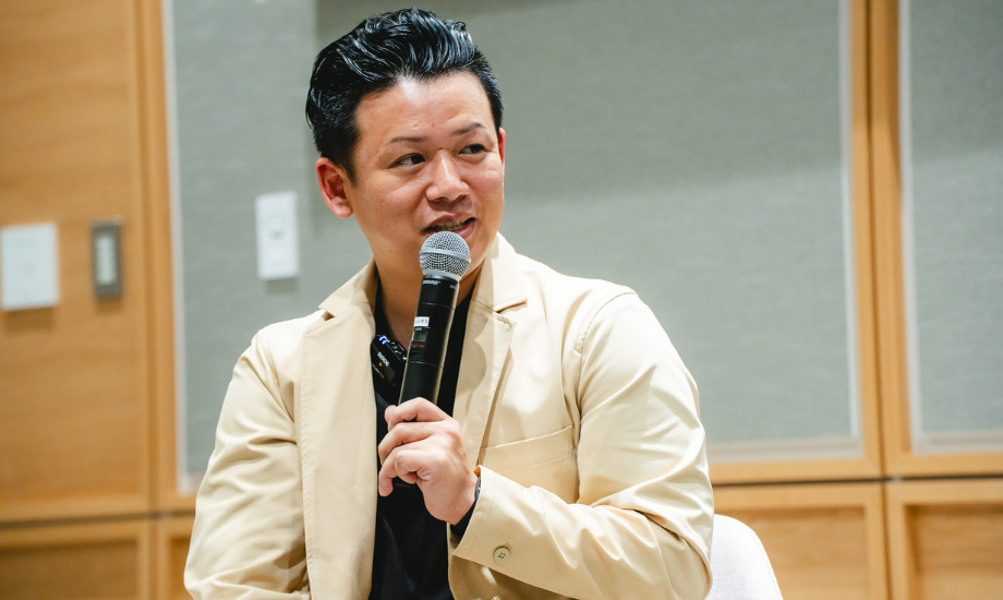 平林 和樹(Kazuki Hirabayashi)株式会社WHERE 代表取締役/内閣府地域活性化伝道師・ふじよしだ定住促進センター理事//ヤフー株式会社、カナダ留学、株式会社 CRAZY を経て、株式会社WHERE創業。約2万人の会員を持つ地域コミュニティメディア「LOCAL LETTER」、産学官民の起業家70名以上が登壇する地域経済サミット「SHARE by WHERE」など地域、業界を超えた共創を創出。長野県根羽村で一棟貸し宿を立上げ事業譲渡など独自の事業作りで活動中。