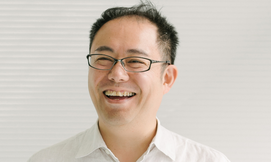 田村 大 氏 株式会社リ・パブリック 共同代表、株式会社UNAラボラトリーズ 共同代表 / 1971年神奈川県生まれ。幼少期を福岡県・小倉で過ごす。東京大学文学部心理学科卒、同大学院学際情報学府博士課程単位取得退学。新卒で博報堂に入社後、データと創造性をめぐる研究・事業開発等を経て、株式会社リ・パブリックを設立。欧米・東アジアのクリエイティブ人脈を背景に、国内外で産官学民を横断した社会変革・市場創造のプロジェクトを推進している。2014年、福岡に移住。現在、北陸先端科学技術大学院大学にて客員教授を兼任。