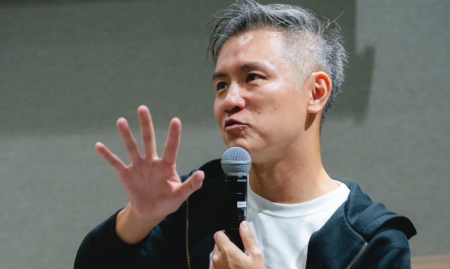 秋元祥治(Shoji Akimoto)氏 株式会社やろまい代表取締役、武蔵野大学アントレプレナーシップ学部・EMC教授/早稲田大学在学中、起業家人材育成と地方創生をテーマにG-netを創業。現在理事。2013年岡崎市の公的産業支援機関「オカビズ」センター長に就任。2021年10月からチーフコーディネーター。2021年には武蔵野大学アントレプレナーシップ学部の立ち上げに携わり、現在教授。Yahoo!ニュースオーサー、Forbes JAPANオフィシャルコラムニスト、などで執筆。コメンテーターとしてTBS「Nスタ」、CBC「イッポウ」、等出演。内閣府「地域活性化伝道師」等、公職も多数。