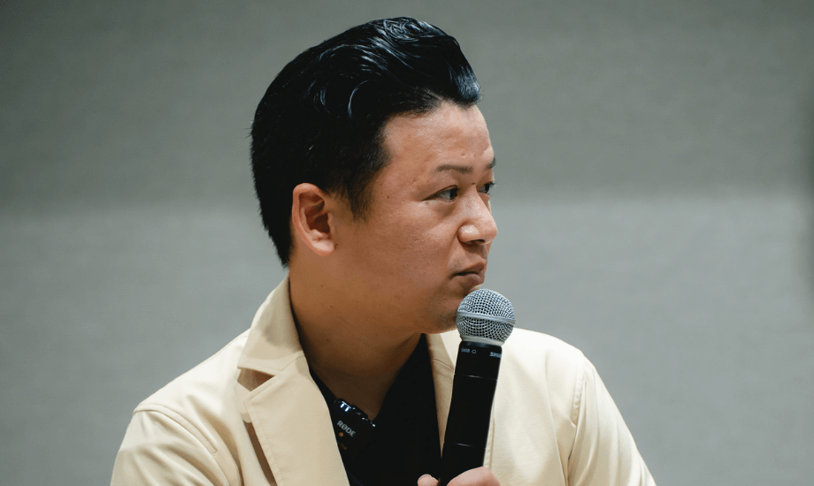 平林 和樹（Kazuki Hirabayashi）株式会社WHERE 代表取締役、内閣府地域活性化伝道師、ふじよしだ定住促進センター理事 / ヤフー株式会社、カナダ留学、株式会社 CRAZY を経て、株式会社WHERE創業。約2万人の会員を持つ地域コミュニティメディア「LOCAL LETTER」、産学官民の起業家70名以上が登壇する地域経済サミット「SHARE by WHERE」など地域、業界を超えた共創を創出。長野県根羽村で一棟貸し宿を立上げ事業譲渡など独自の事業作りで活動中。