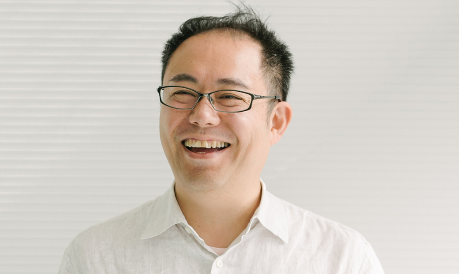 田村 大 氏 株式会社リ・パブリック 共同代表、株式会社UNAラボラトリーズ 共同代表 / 1971年神奈川県生まれ。幼少期を福岡県・小倉で過ごす。東京大学文学部心理学科卒、同大学院学際情報学府博士課程単位取得退学。新卒で博報堂に入社後、データと創造性をめぐる研究・事業開発等を経て、株式会社リ・パブリックを設立。欧米・東アジアのクリエイティブ人脈を背景に、国内外で産官学民を横断した社会変革・市場創造のプロジェクトを推進している。2014年、福岡に移住。現在、北陸先端科学技術大学院大学にて客員教授を兼任。