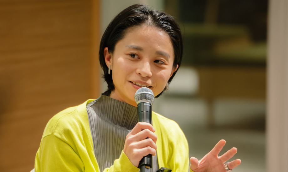 舩坂 香菜子氏 株式会社ヒダカラ共同代表 / 楽天グループ株式会社でECコンサルタントに従事した後、地域活性マネージャーとして飛騨市役所に出向。関係人口マッチングサービス『ヒダスケ!』を設立し、GOODDESIGN賞受賞。2020年4月より、地域の魅力を見つけ輝かせるお手伝いをする地域商社、(株)ヒダカラを創業。2021年に岐阜県白川村の石豆富・すったてを作る『深山豆富店』を未来に残すため、M&A。主な領域はEC・企画・商品開発・マーケティング。地域に、豆腐に、奔走中。