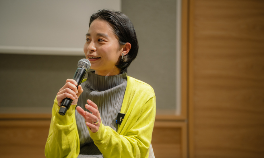 舩坂 香菜子氏 株式会社ヒダカラ共同代表 / 楽天グループ株式会社でECコンサルタントに従事した後、地域活性マネージャーとして飛騨市役所に出向。関係人口マッチングサービス『ヒダスケ！』を設立し、GOODDESIGN賞受賞。2020年4月より、地域の魅力を見つけ輝かせるお手伝いをする地域商社、（株）ヒダカラを創業。2021年に岐阜県白川村の石豆富・すったてを作る『深山豆富店』を未来に残すため、M&A。主な領域はEC・企画・商品開発・マーケティング。地域に、豆腐に、奔走中。