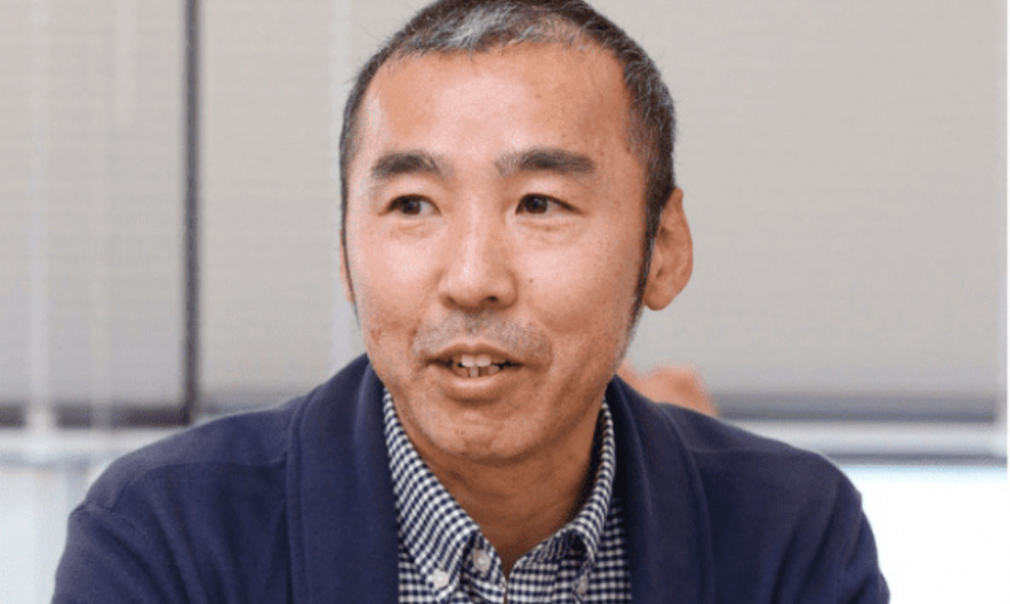 柘野 英樹氏 株式会社AKOMEYA TOKYO マーケティング部部長 / アディダス ジャパン、スターバックス コーヒー ジャパンやFlying Tiger Copenhagen等の外資系企業にて、PR・ブランドマーケティング・リテールマーケティング等、幅広くマーケティングに従事した後、日本ブランドを世界へという思いで2021年9月より現職。昨年は社会人構想大学院大学「地域プロジェクトマネージャー養成課程」を修了し、静岡県掛川市の有機農作物消費拡大アドバイザーとして活動するなど、地域活性化にも積極的に取り組んでいる。