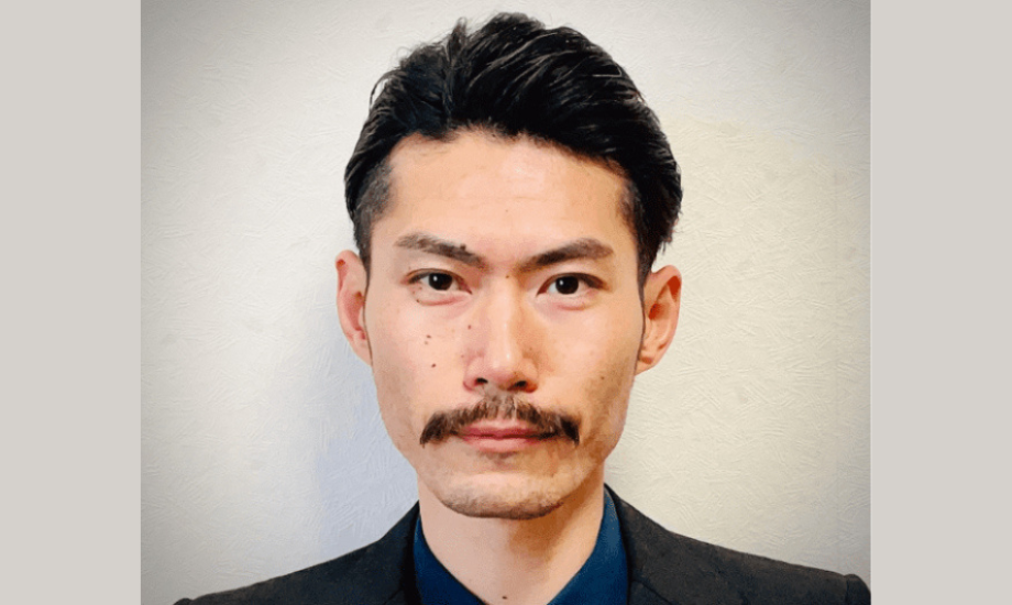 大林 雄一氏 株式会社WHERE ディレクター / 大学院修了後、大日本印刷(株)へ入社。東日本大震災を機にバックパッカー世界周遊した後、京セラドキュメントソリューションズ(株)に中途入社。その後、地元飛騨高山へ移住し、子育て&主夫を経て、現在は(株)まちづくり飛騨高山にて地域課題解決に取り組みながら、妻と二人で小さなカフェ「ouchi」を運営中。2024年からは、より広域視点でまちづくりに取り組む(株)WHEREでも活動を開始。