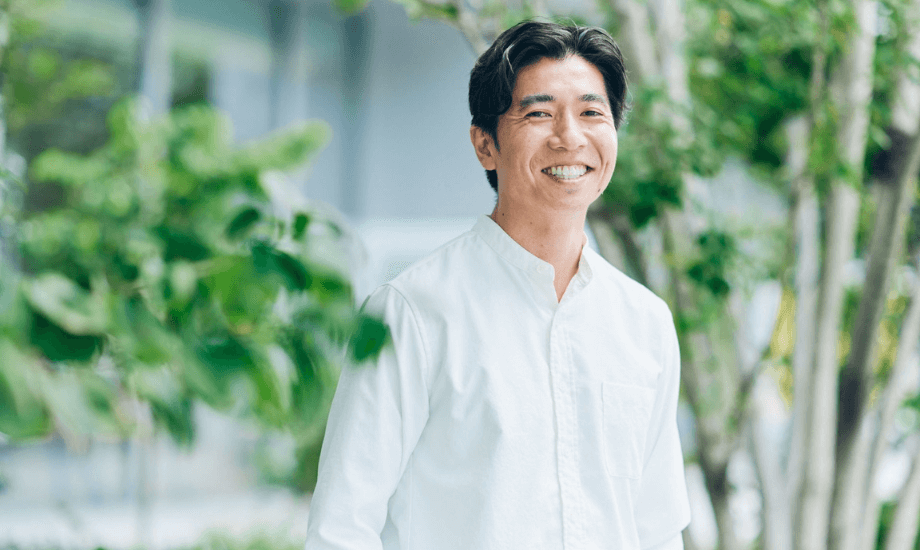 石田 遼 氏 NEWLOCAL代表取締役CEO / 1986年生まれ。建築設計、経営コンサルタント、不動産IoTスタートアップと様々な立場からまちづくりに関わる。2022年 株式会社NEWLOCAL創業。「地域からハッピーシナリオを共に」をミッションに日本各地で不動産開発を中心としたまちづくりを行い、人口減少社会における持続可能な地域モデルの実現を目指す。半分は東京、半分は各地を飛び回る生活。