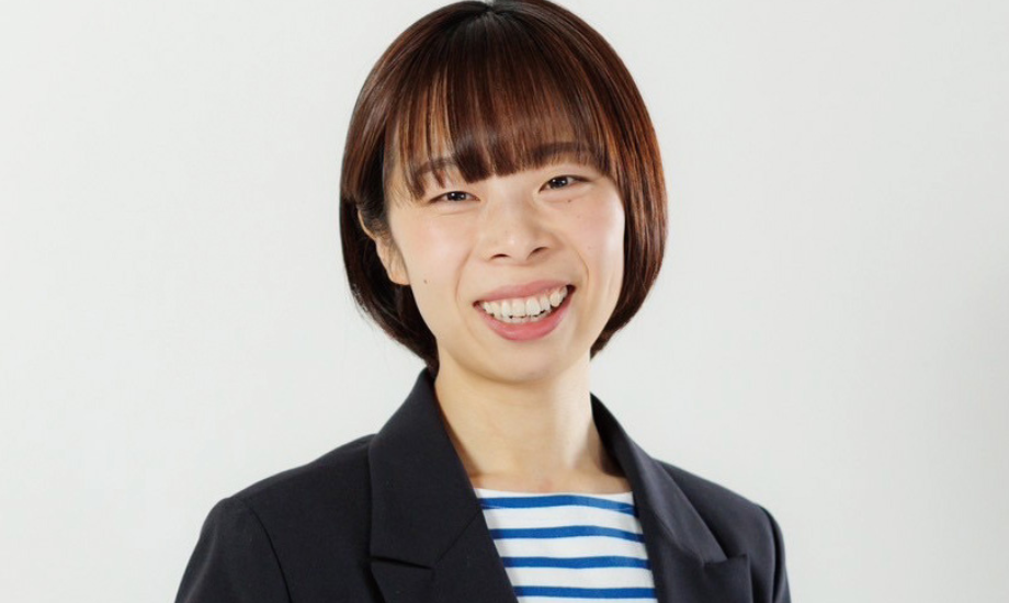 かとう まい氏　LGBTQ+ユースの保護者支援者 / 1994年、岩手県盛岡市生まれ。岩手大学在学時にLGBTQ+関連の活動を開始。卒業後は岩手初のプライドパレードを開催。その後盛岡市議会議員となり、パートナーシップ宣誓制度導入の実現を後押しした。今後はLGBTQ+ユースの保護者支援に取り組むため、現在準備中。