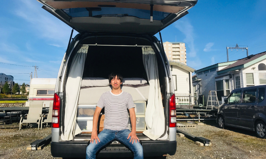 車で旅をしながら働くライフスタイルは当時注目を集め、テレビなど多くのメディアに取り上げられたという