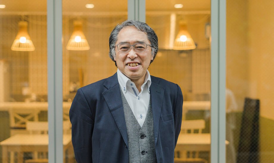 中島武(Takeshi Nakajima)氏 地域特例校100校開校プロジェクト発起人 / 複数の通信制高校運営・設立に関わる。オンライン声優スクール設立を経て、2014年より「ネットの高校・N高等学校」の設立準備段階から発起人として参画、設立メンバー。その後、小中学校との直接連携によるネットスクール「クラスジャパン小中学園」を開校し、不登校小中学生の新しい自立型の学びのカタチを実現した。現在は、“好き”を徹底的に伸ばす教育を義務教育の選択肢に入れるため、「地域特例校100校開校プロジェクト」を推進中。