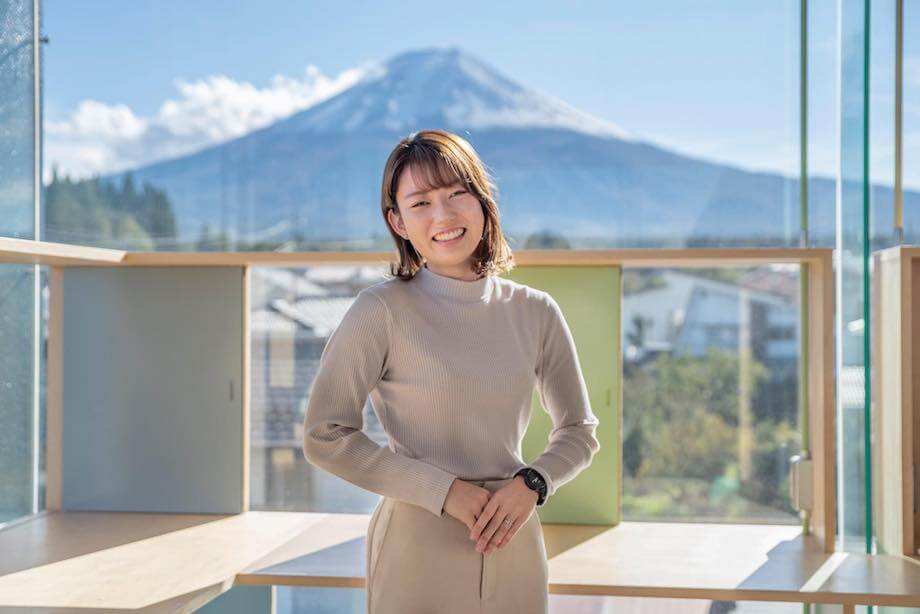 北田 萌氏 学生時代に東北大震災を経験したことがきっかけで現在山梨県で地域活性化の仕事をしながら仏大学院で “地方振興研究”、米大学院で “MBA(経営学修士)”を学んでいる。趣味はハイエースと空き家のDIY。富士吉田市の地域活性化起業人。