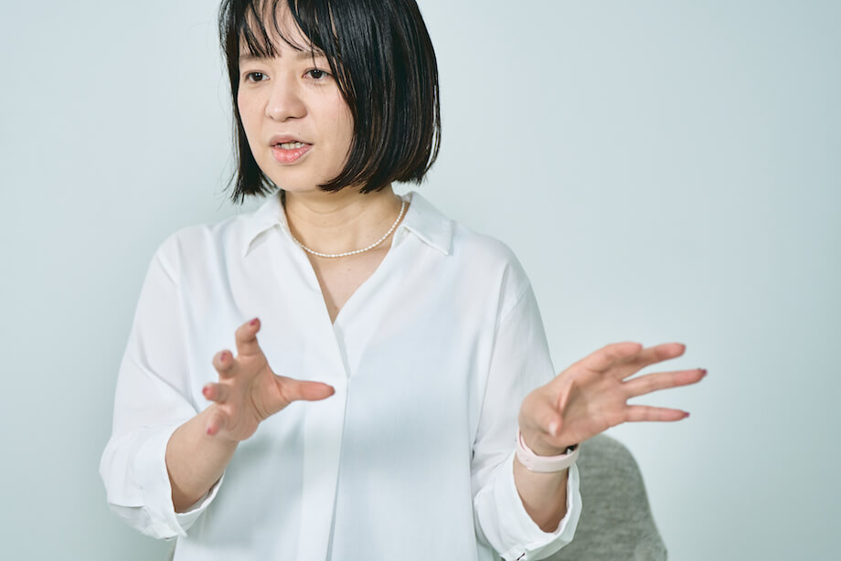加藤 史子(Fumiko Kato)氏 WAmazing株式会社代表取締役 / 慶応義塾大学環境情報学部(SFC)卒業後、1998年に(株)リクルート入社。 「じゃらんnet」の立ち上げ、「ホットペッパーグルメ」の立ち上げなど、主にネットの新規事業開発を担当した後、観光による地域活性を行う「じゃらんリサーチセンター」に異動。 スノーレジャーの再興をめざし「雪マジ!19」を立ち上げ。 その後、仲間とともに「Jマジ!」「ゴルマジ!」「お湯マジ!」「つりマジ!」…など「マジ☆部」を展開。 国・県の観光関連有識者委員や、執筆・講演・研究活動を行ってきたが、「もう1度、本気のスケーラブルな事業で、日本の地域と観光産業に貢献する!」を目的に、2016年7月、WAmazingを創業。
