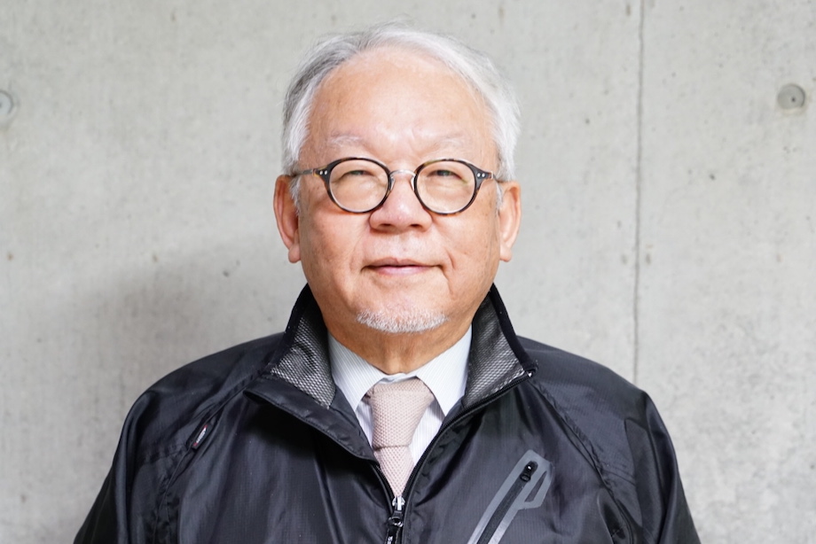 池内 計司 氏 / 1949年生まれ。一橋大学卒業後、松下電器産業に入社。1983年に家業を引き継ぐため池内タオルに入社し、代表取締役社長に就任。2016年から、ものづくりに専念するため現職。