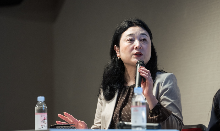 伊奈 友子（いな ともこ）氏 経済産業省  中小企業庁 創業・新事業促進課長 / これまで、経済産業省において中小企業庁事業環境部調査室長、商務・サービスグループ物流企画室長／消費経済企画室長、製造産業局ものづくり政策審議室長などを歴任して中小企業・ものづくり政策などを多数担当し、現在、創業支援や中小企業の新事業支援、地域課題の解決に取り組むゼブラ企業の推進などを担当している。
