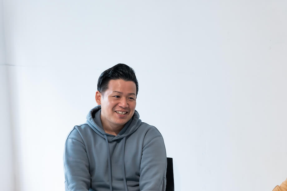 平林 和樹（Kazuki Hirabayashi）株式会社WHERE 代表取締役、内閣府地域活性化伝道師、ふじよしだ定住促進センター理事 / ヤフー株式会社/カナダ留学/株式会社CRAZYを経て、株式会社WHERE創業。地域コミュニティメディアLOCAL LETTERは約2万人の会員規模まで成長。人口900人の村で古民家をリノベした体験型民泊施設まつや邸は開始9ヶ月で宿泊客180名を突破。地域経済活性化カンファレンスSHARE by WHEREを立ち上げ業界・地域を超えた産学官民の起業家70名以上が登壇。