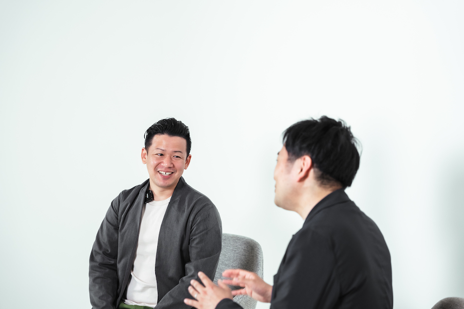 平林 和樹（Kazuki Hirabayashi）株式会社WHERE 代表取締役、内閣府地域活性化伝道師、ふじよしだ定住促進センター理事 / ヤフー株式会社/カナダ留学/株式会社CRAZYを経て、株式会社WHERE創業。地域コミュニティメディアLOCAL LETTERは約2万人の会員規模まで成長。人口900人の村で古民家をリノベした体験型民泊施設まつや邸は開始9ヶ月で宿泊客180名を突破。地域経済活性化カンファレンスSHARE by WHEREを立ち上げ業界・地域を超えた産学官民の起業家70名以上が登壇。