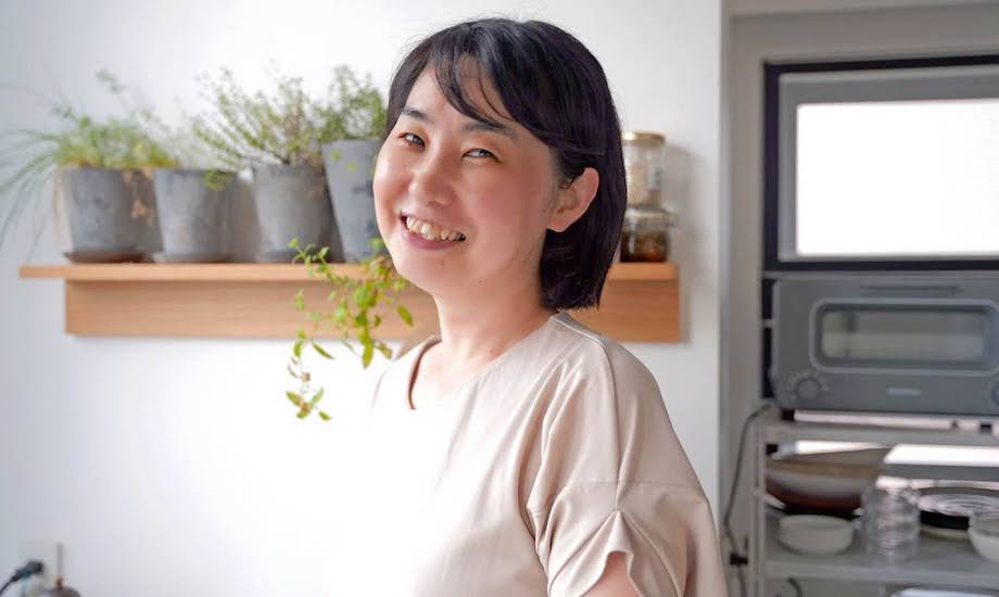 作田 雅子（Masako Sakuda）さん 管理栄養士/公認スポーツ栄養士、調理師、いしかわ観光特使 / 石川県能美市出身。神奈川県在住。「美味しいを真ん中に」をモットーに、食と繋がりを大事にするフリーランスの管理栄養士。一般の方に対しての健康づくりサポートや、公認スポーツ栄養士としてアスリートのサポートや講演活動を行っている。自身が主催する「つながりご飯会」では、地方の人・都会の人、食材・物・事をトータルに繋ぐイベントを多数開催。 郷土愛が強く、いしかわ観光特使として食材や郷土料理の情報を発信している。