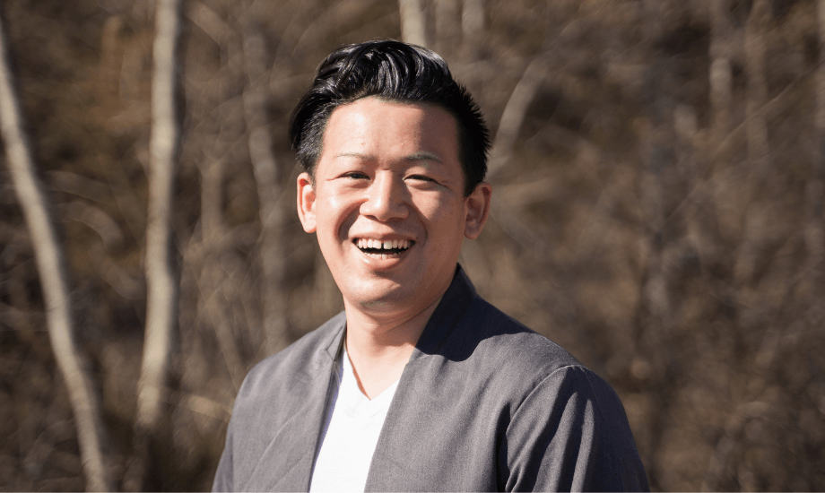 平林 和樹 株式会社WHERE代表取締役、内閣府地域活性化伝道師、ふじよしだ定住促進センター理事 / ヤフー株式会社、カナダ留学、株式会社 CRAZY を経て、株式会社WHERE創業。約2万人の会員を持つ地域コミュニティメディア「LOCAL LETTER」、産学官民の起業家70名以上が登壇する地域経済サミット「SHARE by WHERE」など地域、業界を超えた共創を創出。長野県根羽村で一棟貸し宿を立上げ事業譲渡など独自の事業作りで活動中。