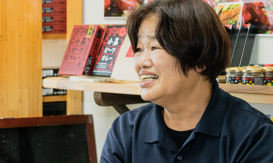 廣畑 裕子(Yuko Hirohata)さん 小高工房・おだかぷらっとほーむ代表「小高とうがらしプロジェクト」発起人 / 震災をきっかけに、生まれ育った小高で2015年7月に住民交流スペース「おだかぷらっとほーむ」を立上げる。2017年には「小高工房」をスタートさせ、「小高とうがらしプロジェクト」をはじめとする地域再生のため様々な活動を続けている。photo by Ryosuke SAKAI(LON)