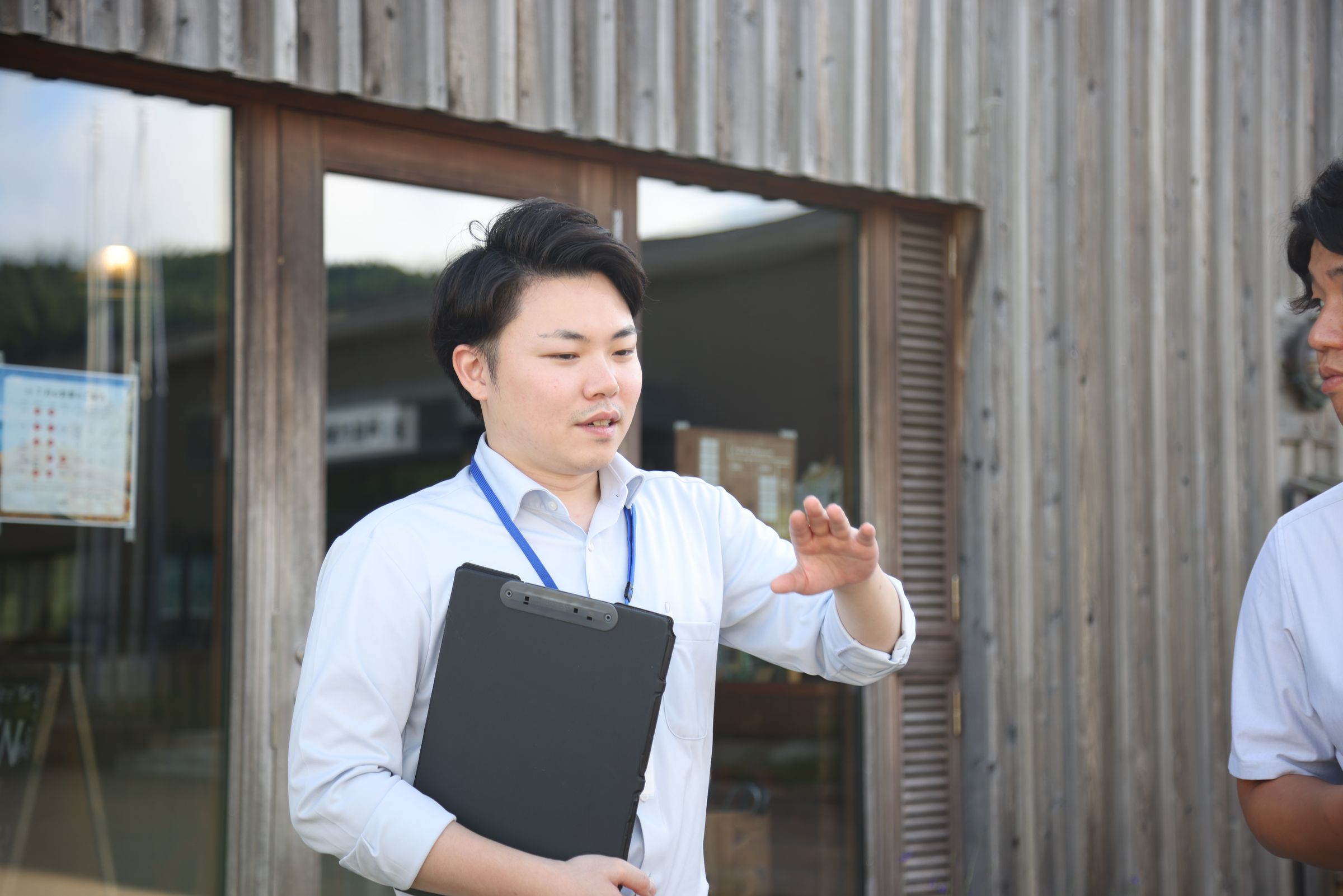 <strong>太字にしたい文字</strong> / 乙部町出身。地域振興を担当し、地域おこし協力隊の募集・受け入れ・行政との調整に携わる。町や制度の立場から、活動環境や地域での暮らしをサポートしている。