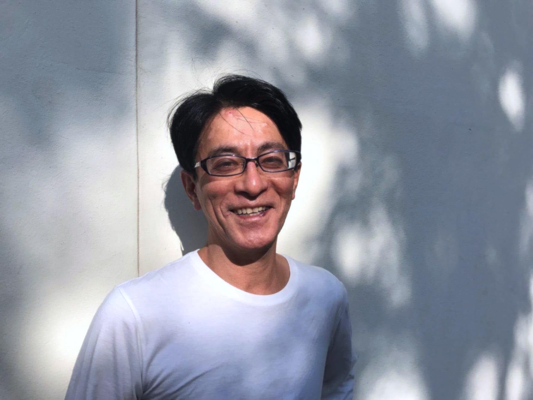 宮内 俊樹 クロスボーダーLLC代表 京都市アドバイザー /  1967年生まれ。早稲田大学法学部卒。雑誌編集者を経て、2006年ヤフー株式会社に入社。2012年より社会貢献サービスの全体統括、大阪開発室本部長を歴任。天気、路線、防災のサービスを統括し、Yahoo!天気アプリを2年で7倍のユーザー数に成長させる。2020年ディップ株式会社にジョインし、執行役員、ディップ総合研究所所長を歴任。2023年、トラストバンクで地域創生に携わる。現在は京都市アドバイザーのほか、クロスボーダーLLC代表として、フィラメント・シニアメンター、石見銀山群言堂グループ・関わり社員など、地域創生、防災、行政、社会貢献等の複数プロジェクトに携わる。