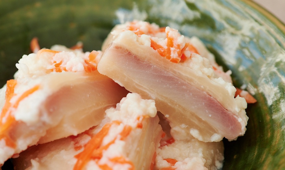 「かぶらずし」（出典:農林水産省Webサイト https://www.maff.go.jp/j/keikaku/syokubunka/k_ryouri/search_menu/menu/kaburazushi_ishikawa.html）