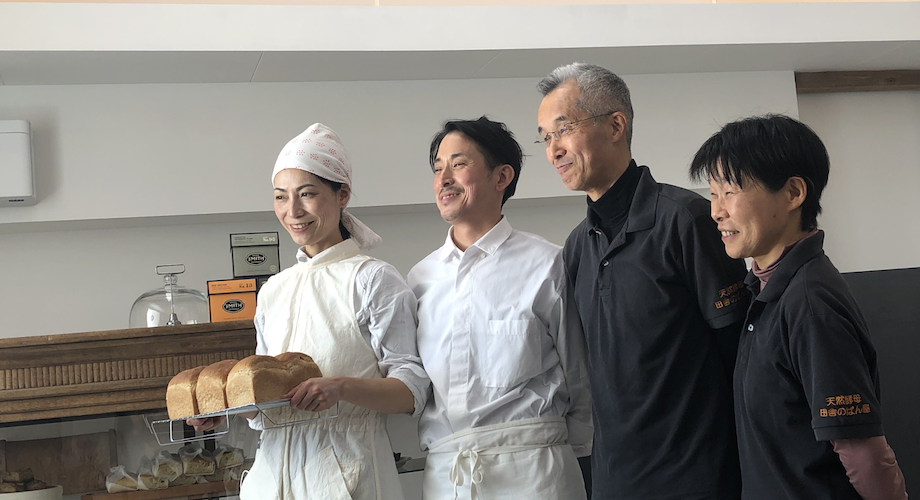 宮崎県高原町で継業が行われ、パン屋からカフェとして再スタートした、「Cafe and Delicatessen VOTE(ヴォート)」のプレオープン時の様子。